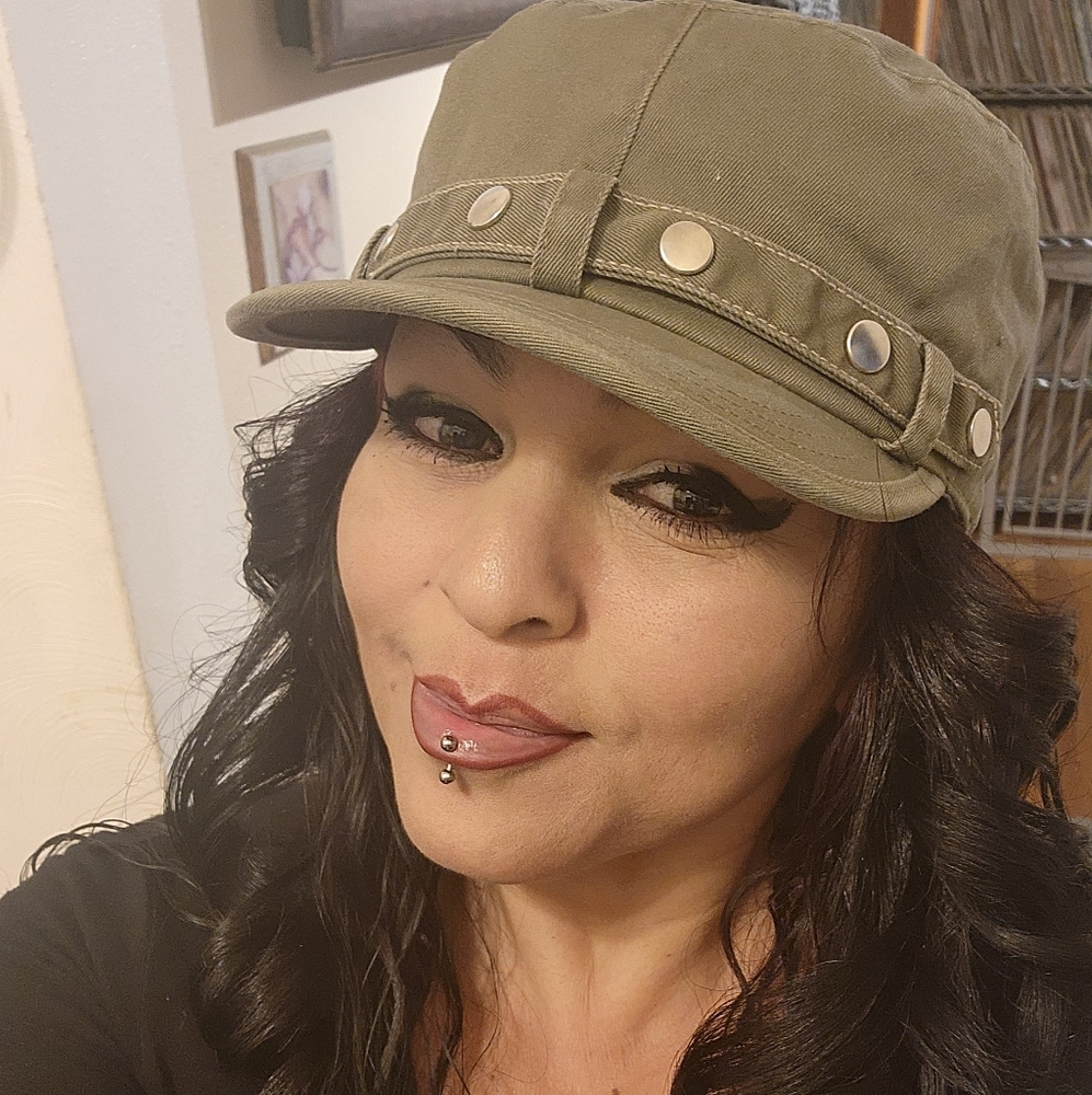 Meet your Posher, Corina